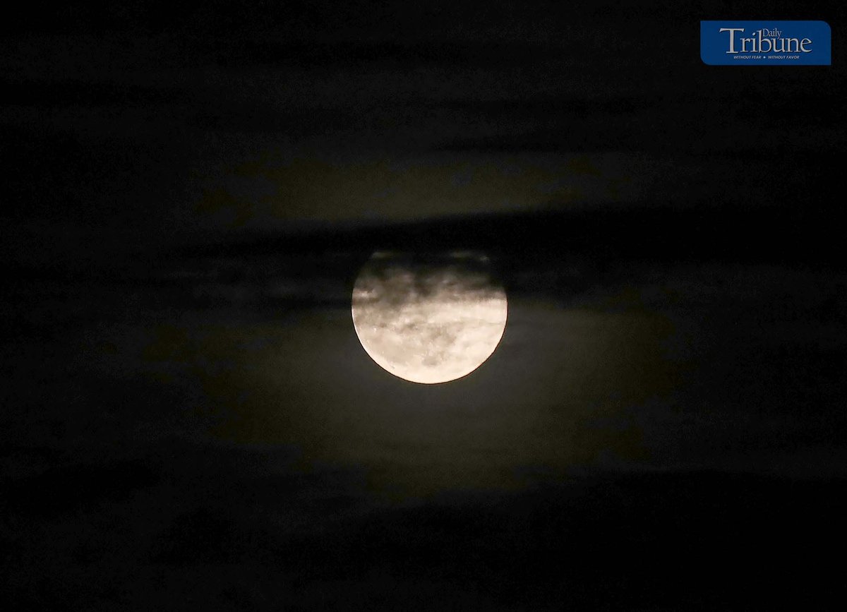 (August 22 2024)…………The supermoon is seen rising over Brgy. 178 Caloocan North on Tuesday night August 20, 2024, as the August's full moon falls under the category of a supermoon when it reached the closest distance to Earth, according to the Astronomical Diary of Philippine Atmospheric, Geophysical, and Astronomical Services Administration (PAGASA).………Photo/Analy Labor
